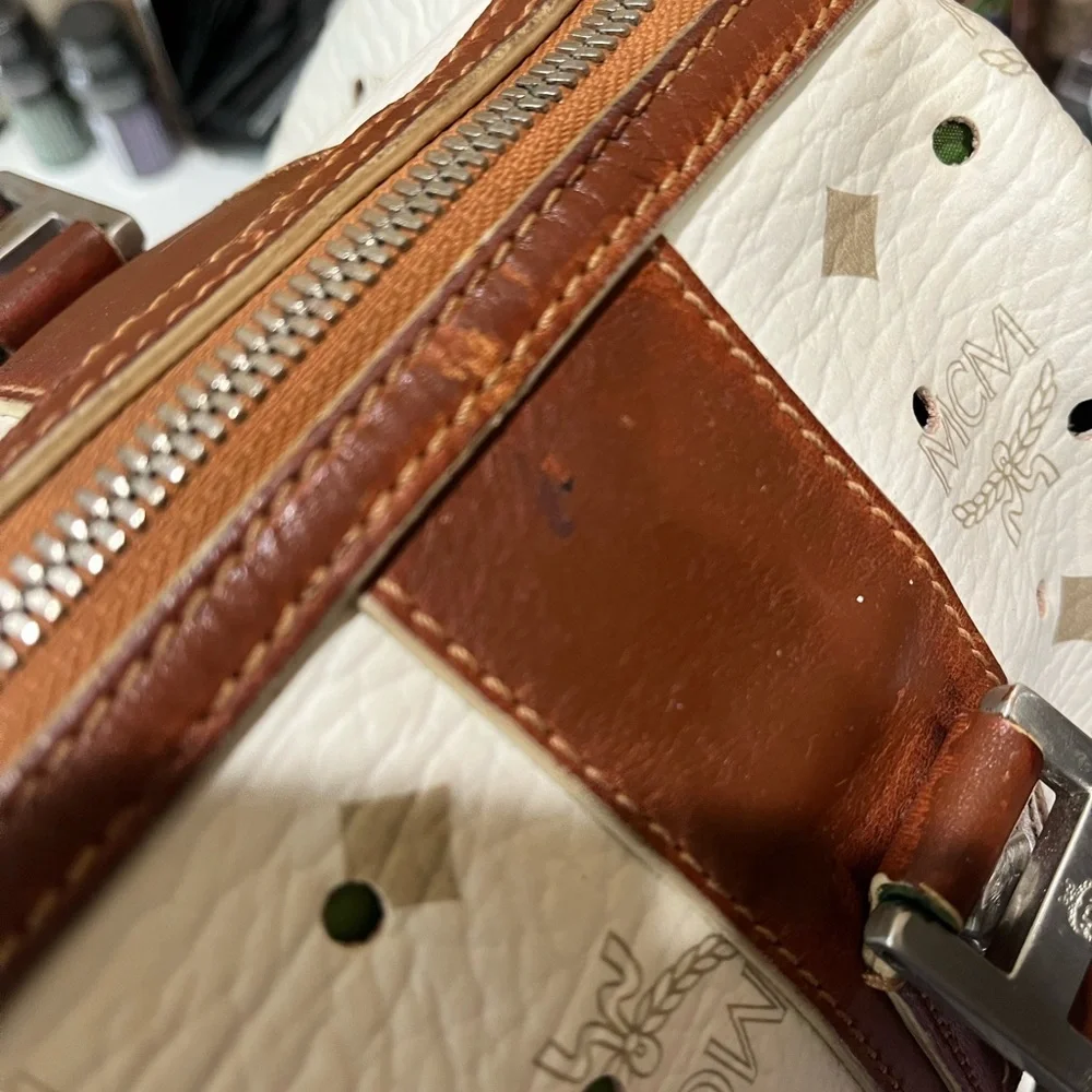 MCM PERFORATED VISETOS HANDBAG - Picture 11 of 16